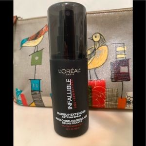 L’Oreal Infallible setting spray